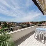 In Pjescana Uvala Mit Grosser Terrass By Interhome Apartmán *