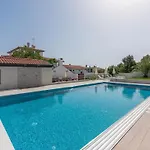 In Pjescana Uvala Mit Grosser Terrass By Interhome Apartmán *