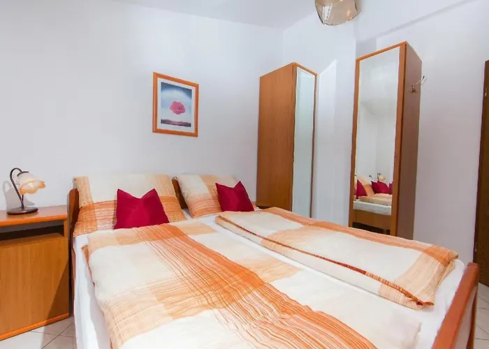 In Pjescana Uvala Mit Grosser Terrass By Interhome