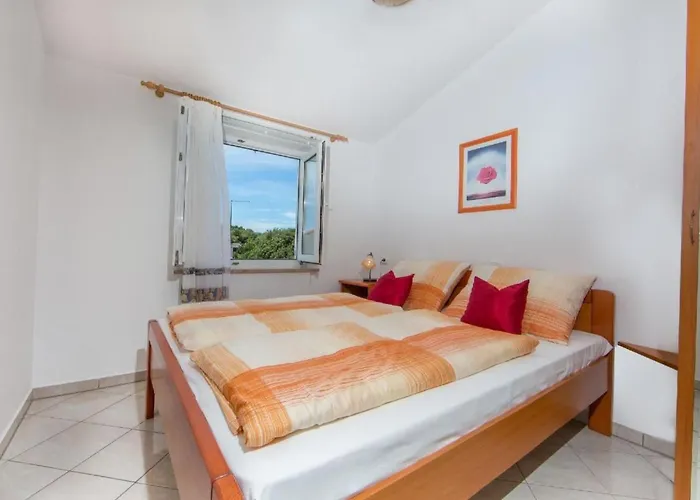 In Pjescana Uvala Mit Grosser Terrass By Interhome *