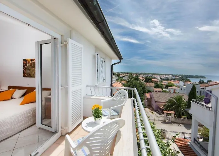 In Pjescana Uvala Mit Grosser Terrass By Interhome