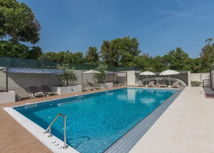 Appartement In Pjescana Uvala Mit Grosser Terrass By Interhome Pula