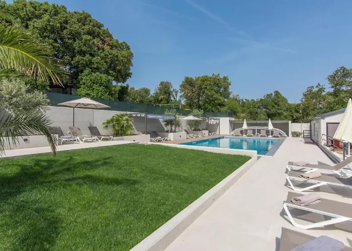 In Pjescana Uvala Mit Grosser Terrass By Interhome Pula