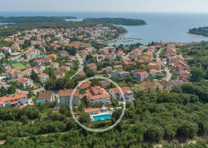 Appartement In Pjescana Uvala Mit Grosser Terrass By Interhome *