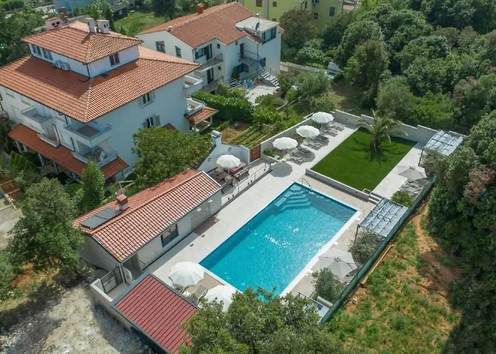 In Pjescana Uvala Mit Grosser Terrass By Interhome * Pula