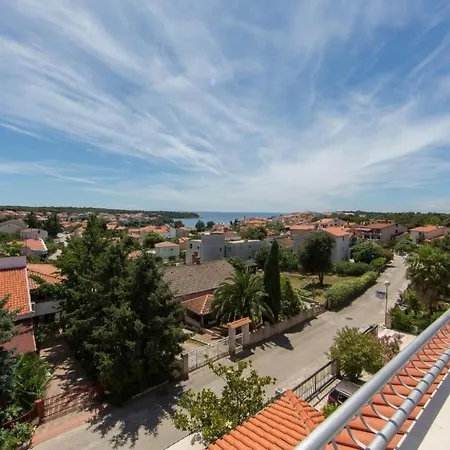 In Pjescana Uvala Mit Grosser Terrass By Interhome Appartement *
