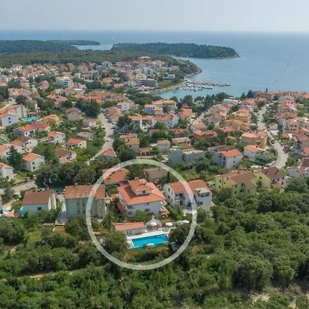 Appartement In Pjescana Uvala Mit Grosser Terrass By Interhome *